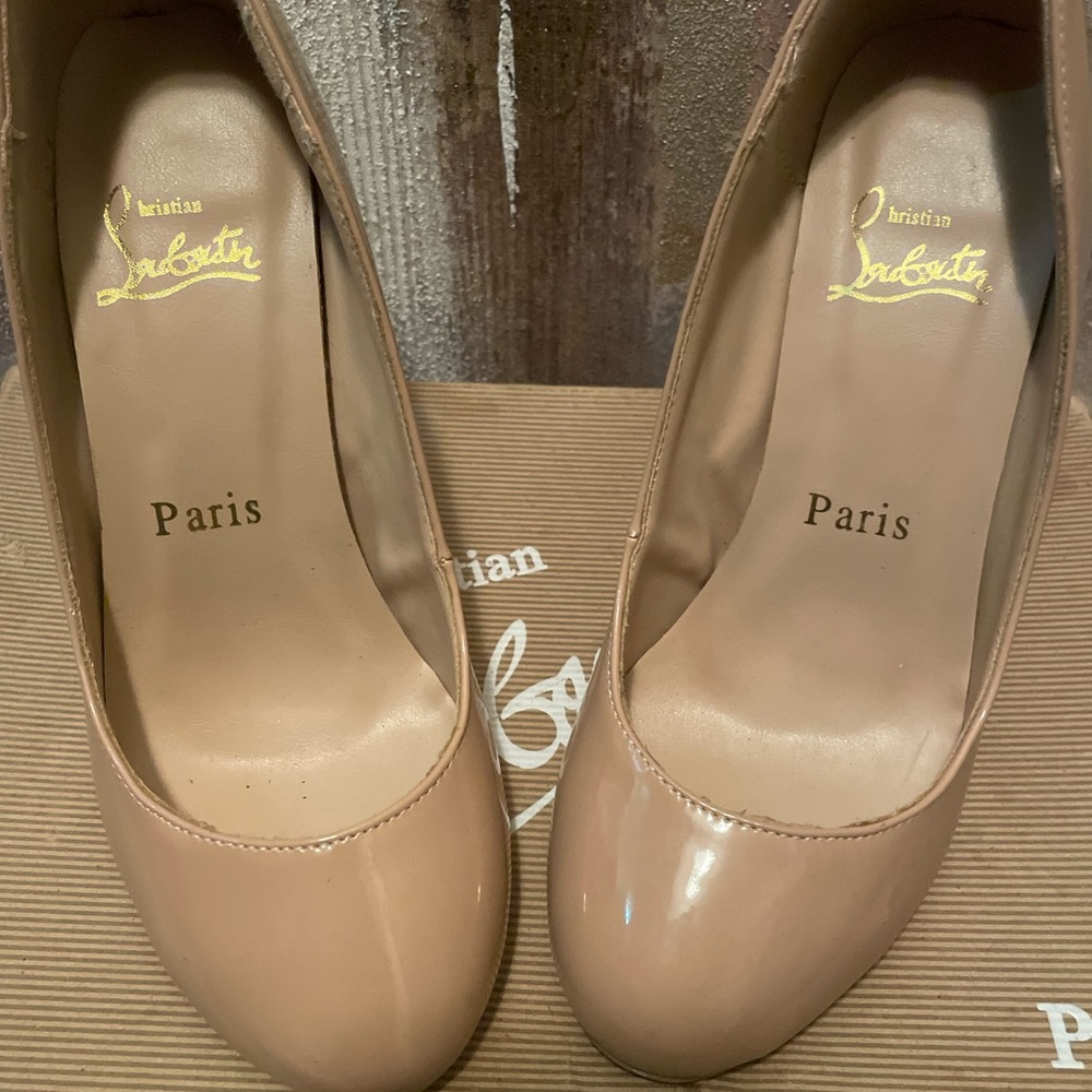 Christian louboutin shoe